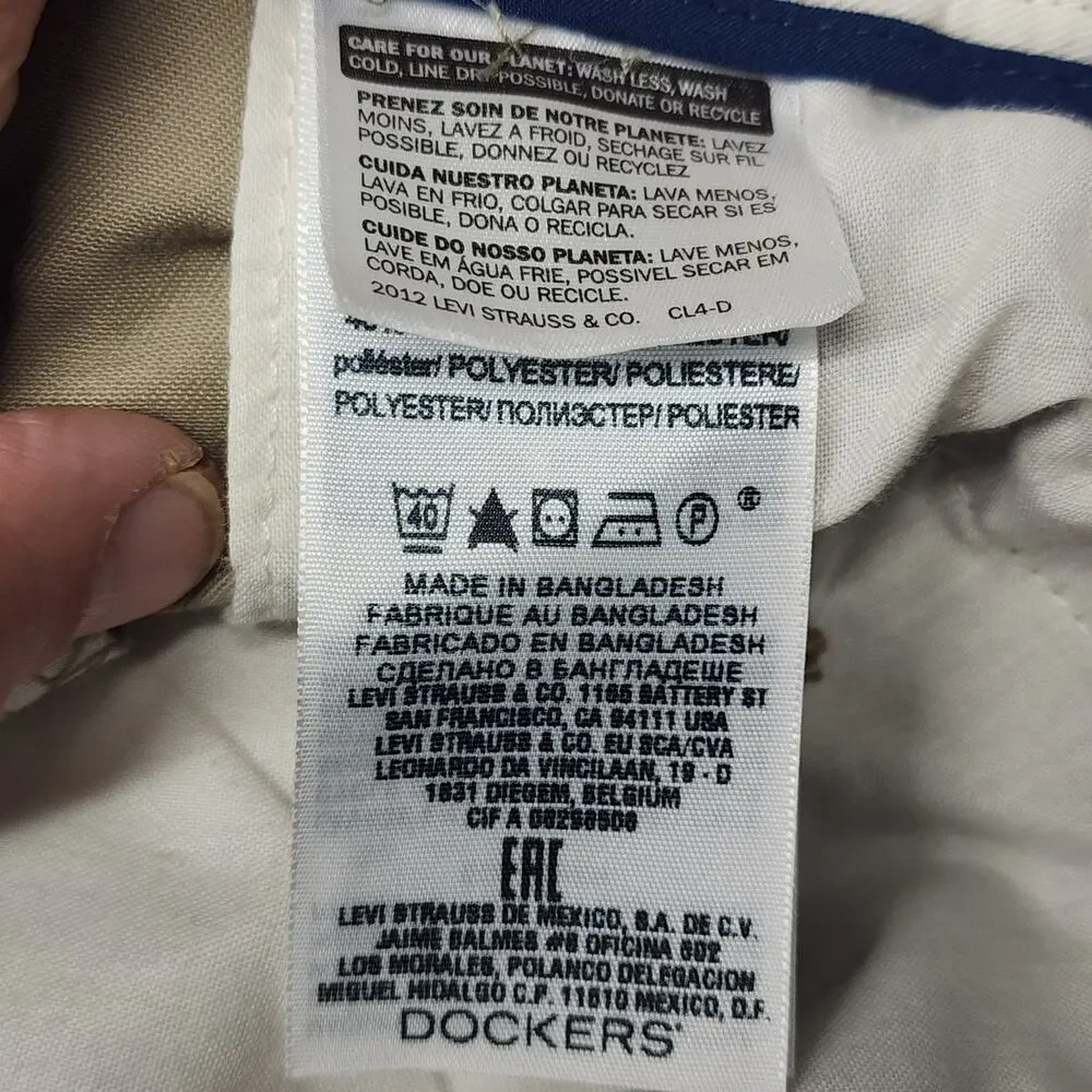 Dockers Classic Fit Khaki Pants Mens 34x32 Beige Flat Front Casual Chinos